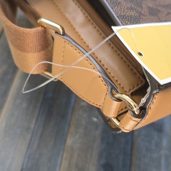 MICHAEL KORS SHOULDER BAGS 🥰 - Picture 3 of 7